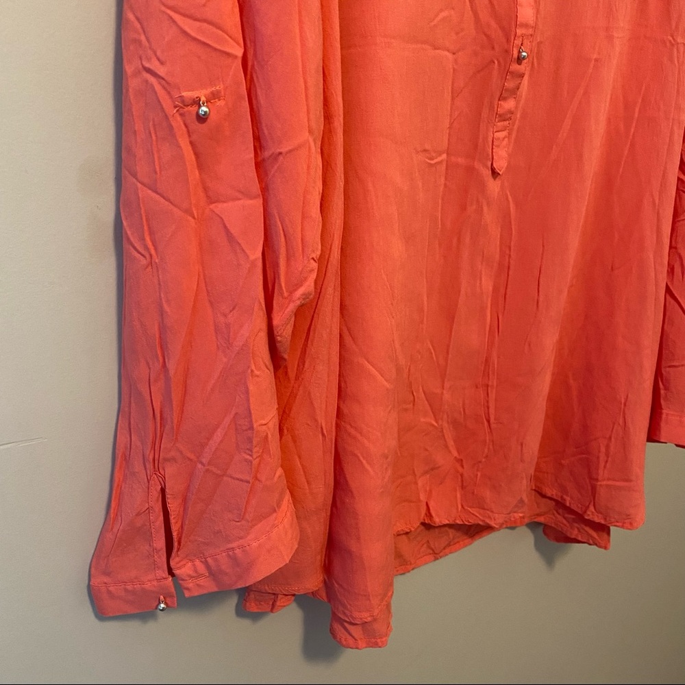 Coral Feather-weight half button down top 3x - Picture 3 of 6